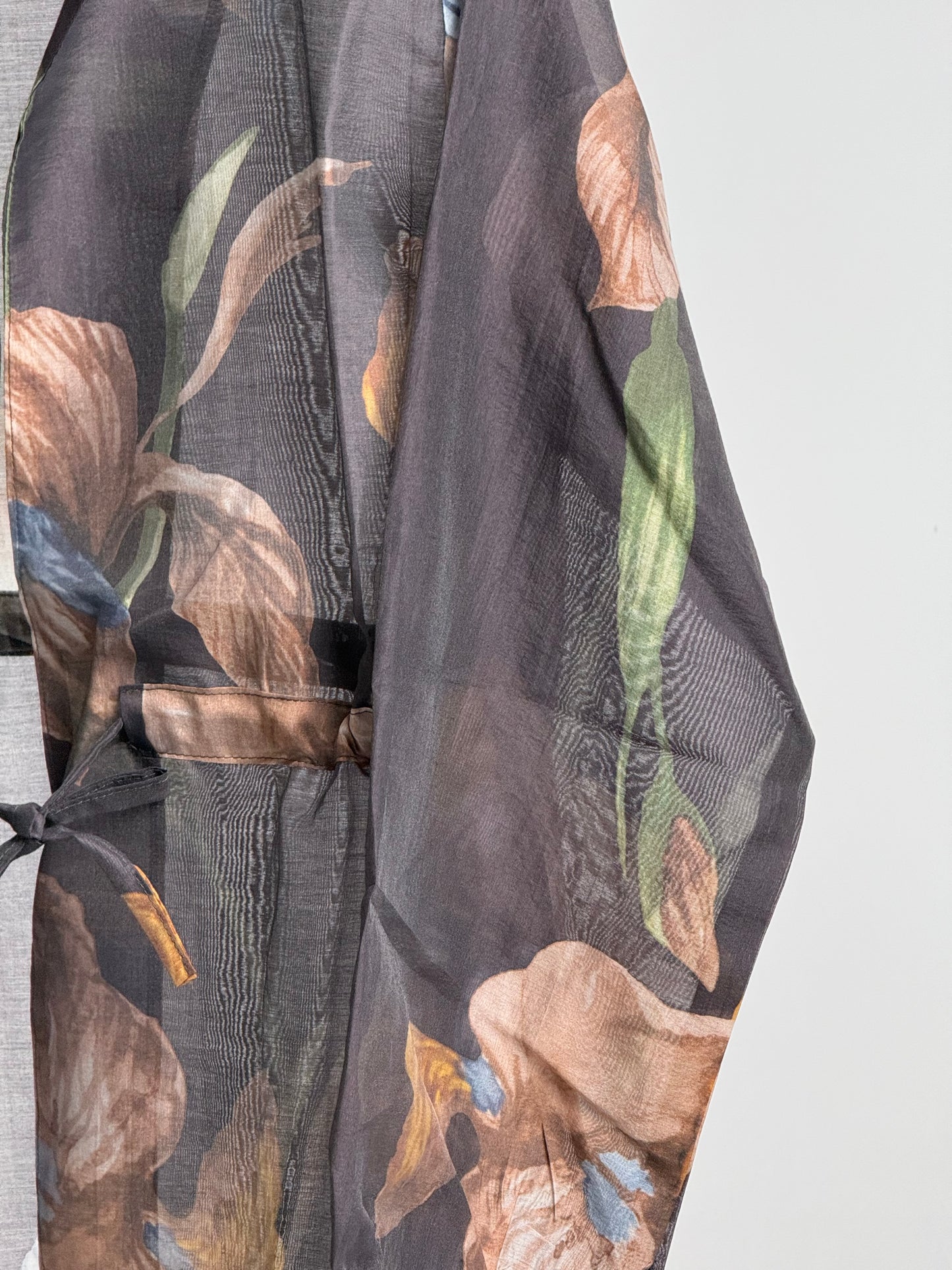 Floré blouse in black