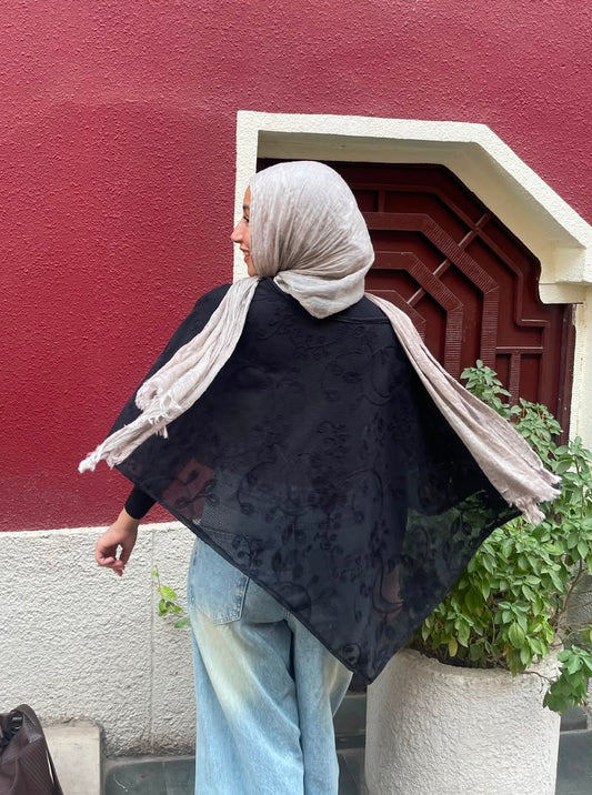 Summery top in black